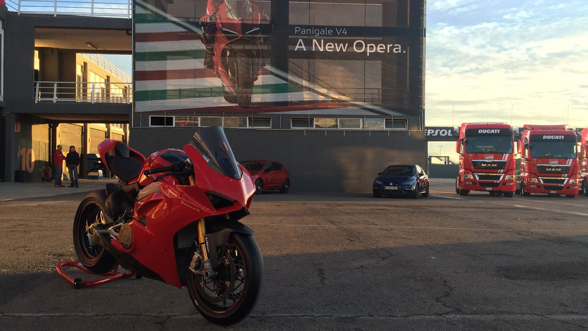 Ducati Panigale V4 review: first thoughts